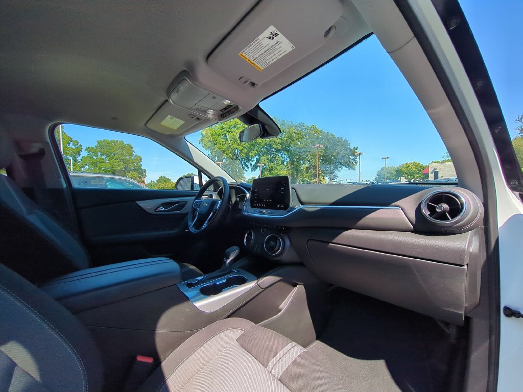 Used 2025 Chevrolet Blazer LT FWD image 32