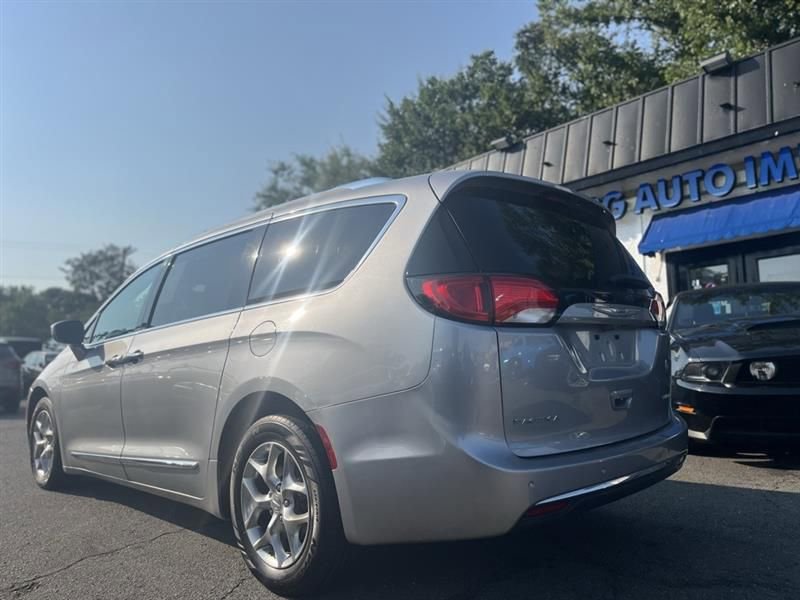 Used 2018 Chrysler Pacifica Limited FWD image 6