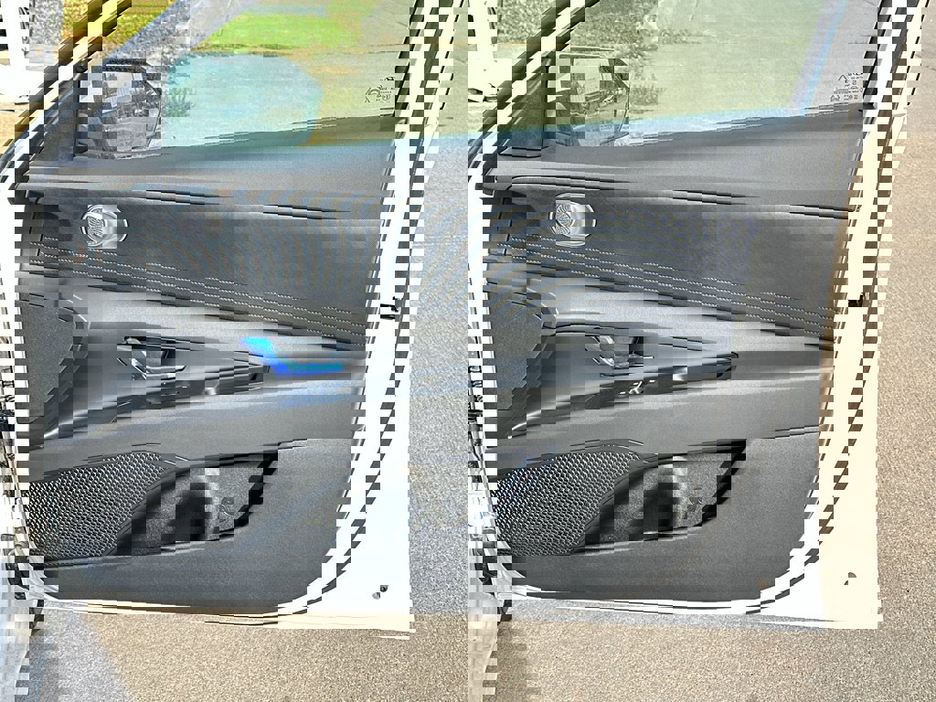 New 2025 Hyundai Elantra Blue image 25