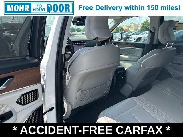 Used 2022 Jeep Grand Cherokee Summit w/ Luxury Tech Group V AWD/4WD image 26