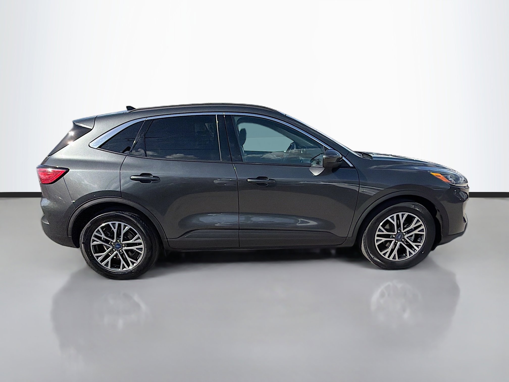 Used 2020 Ford Escape SEL image 2