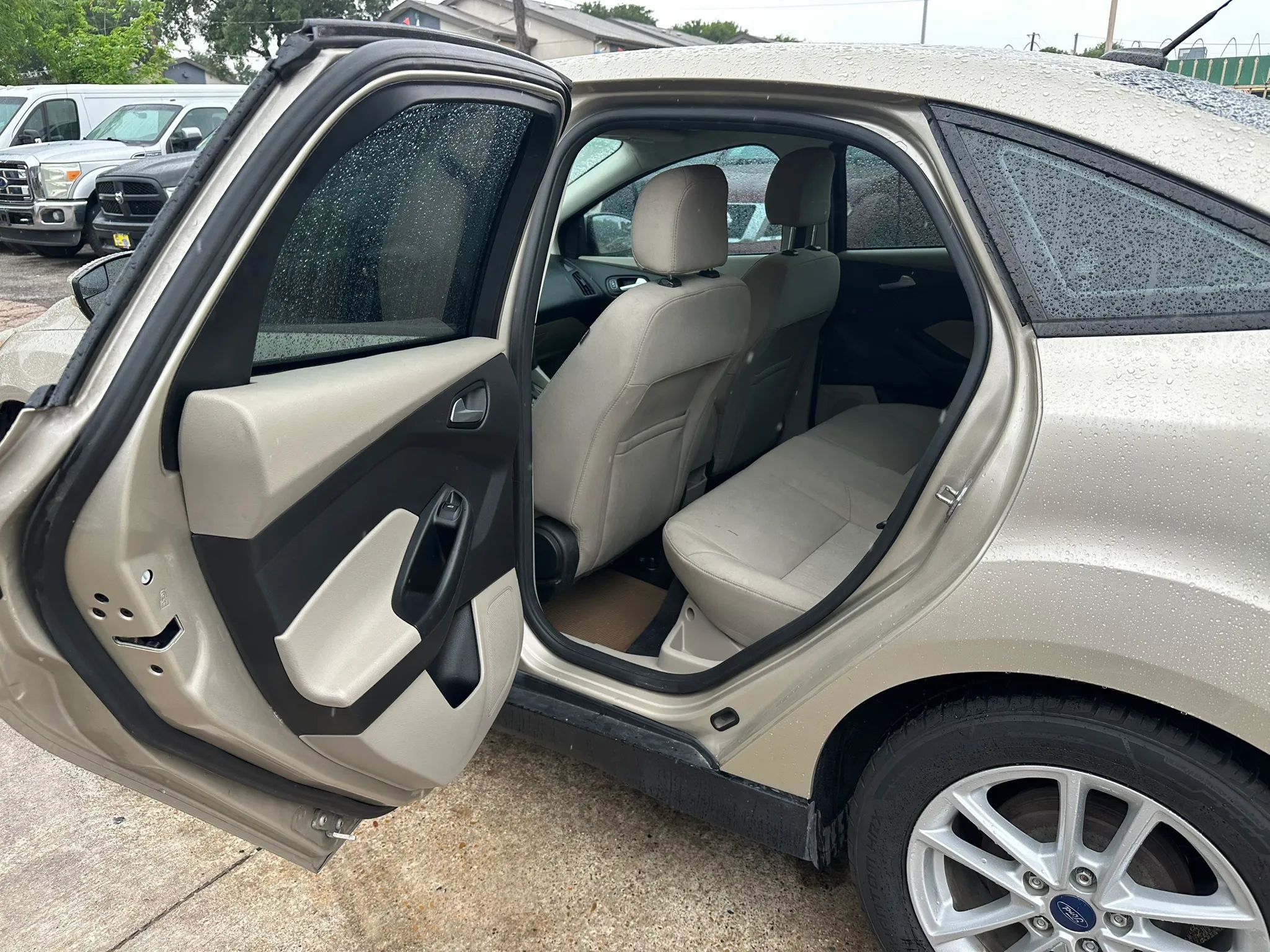 Used 2017 Ford Focus SE FWD image 10