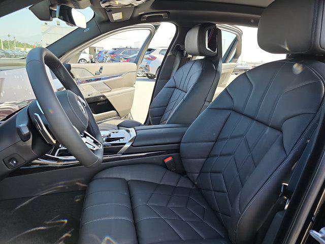 New 2025 BMW 750e xDrive image 15