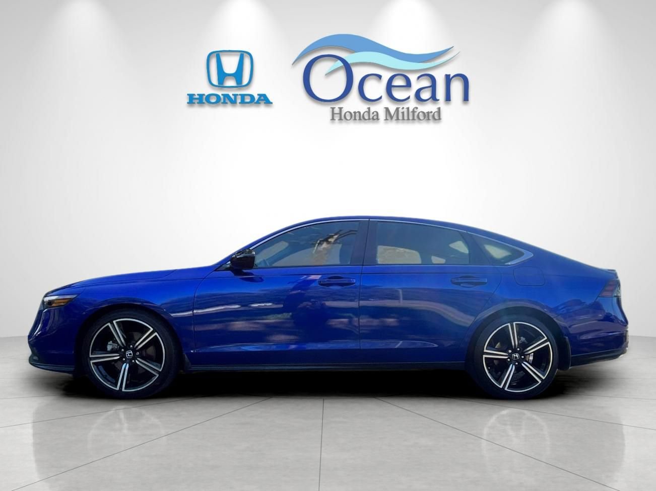 Used 2025 Honda Accord Sport image 6