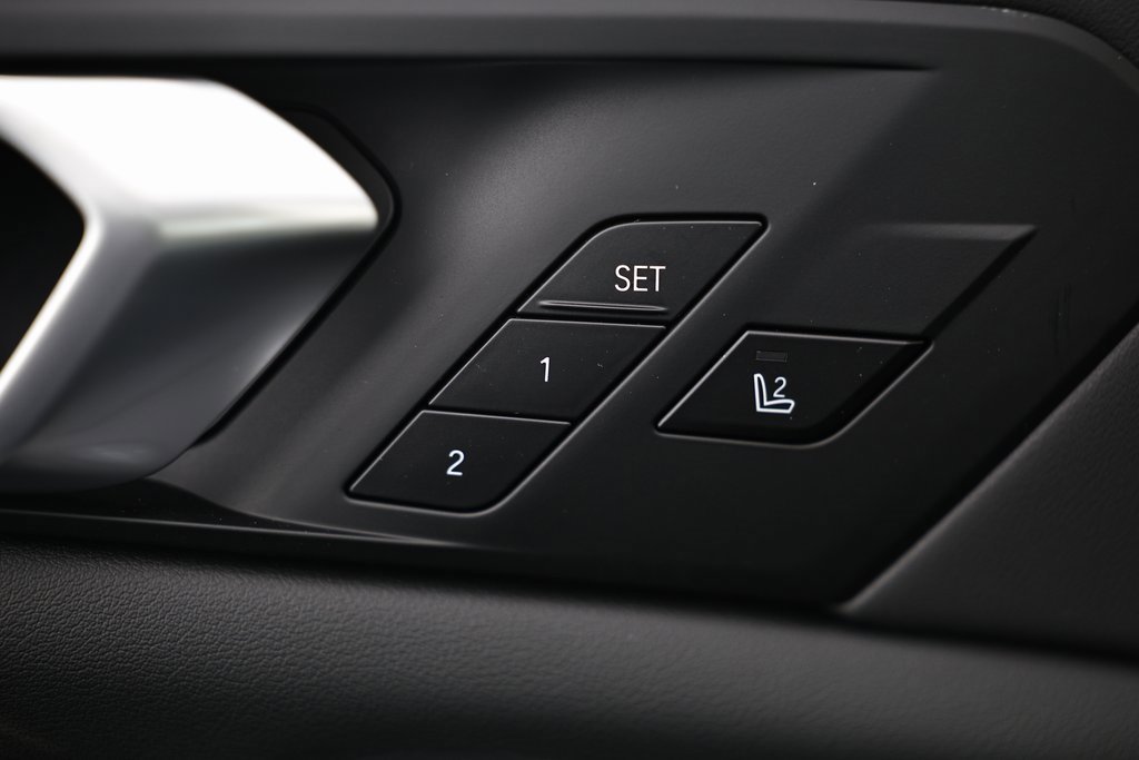 New 2026 BMW X5 xDrive40i w/ M Sport Package image 16