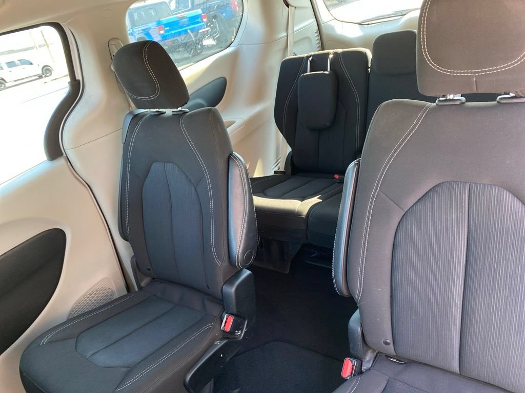 Used 2023 Chrysler Voyager LX FWD image 28