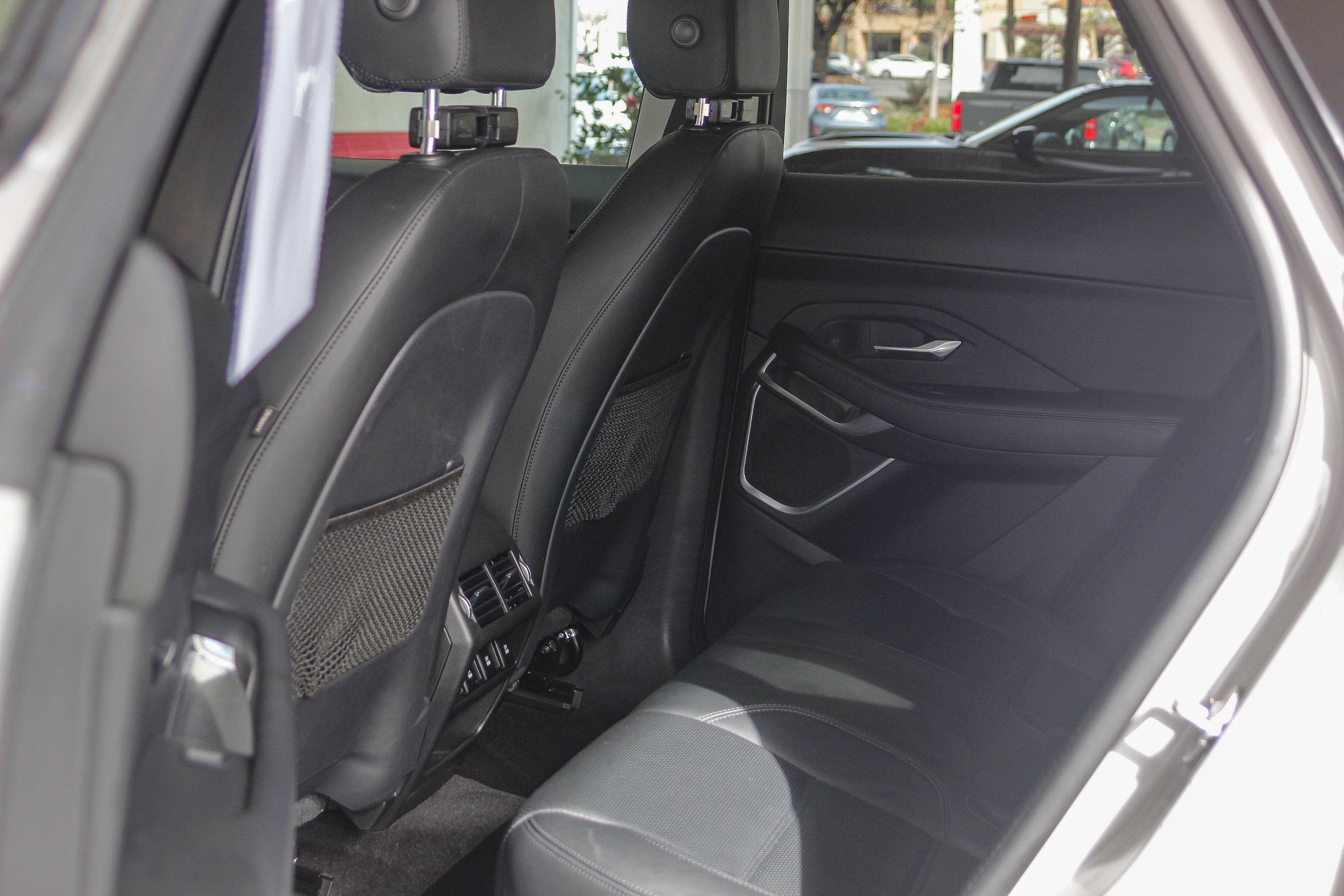 Used 2020 Jaguar E-PACE SE image 18