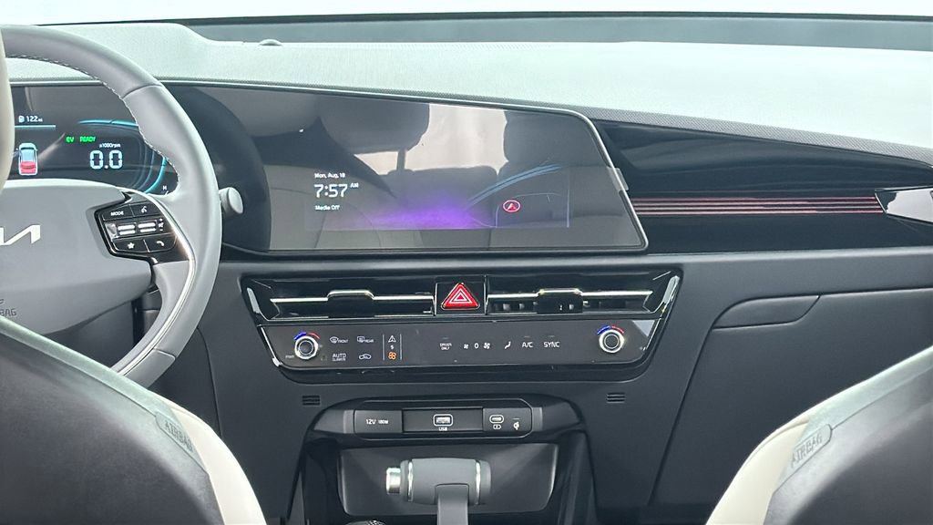 New 2025 Kia Niro EX image 16