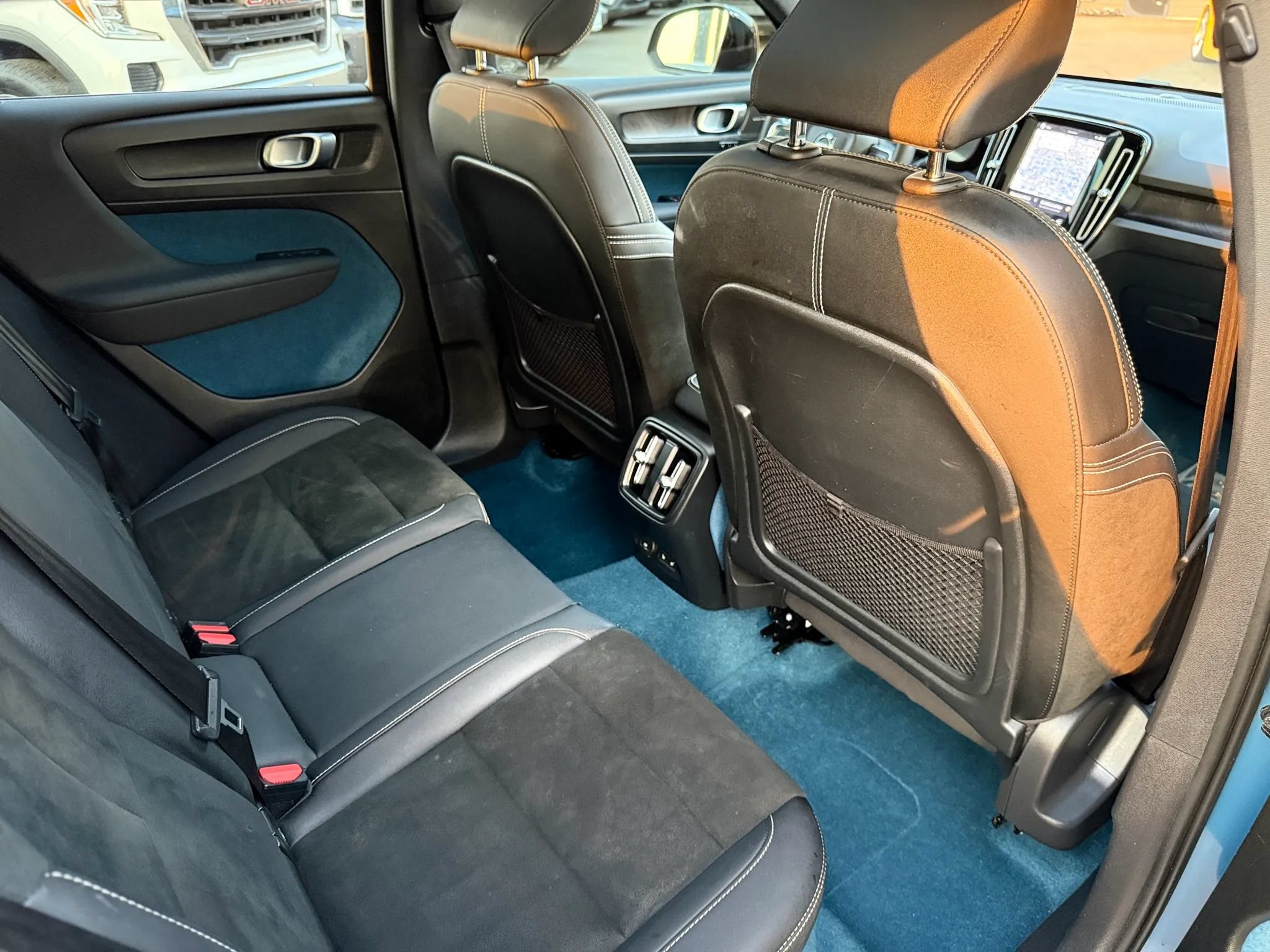 Used 2023 Volvo C40 P8 Recharge Ultimate w/ Protection Package Premier AWD/4WD image 18