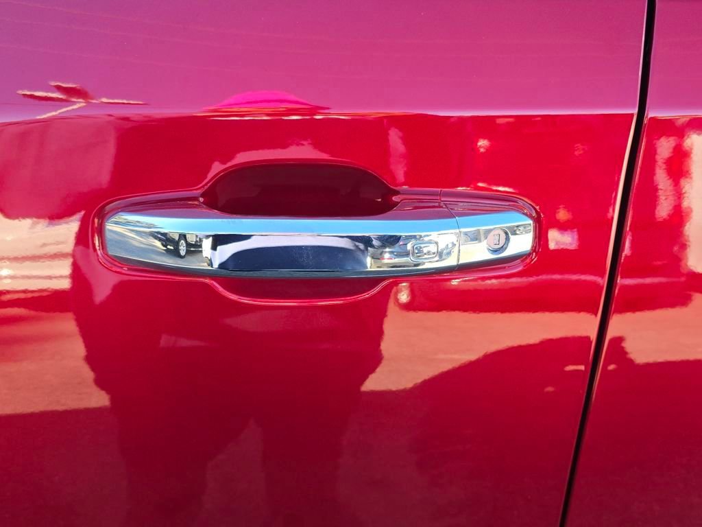 Used 2022 Chevrolet Silverado 1500 LTZ image 12