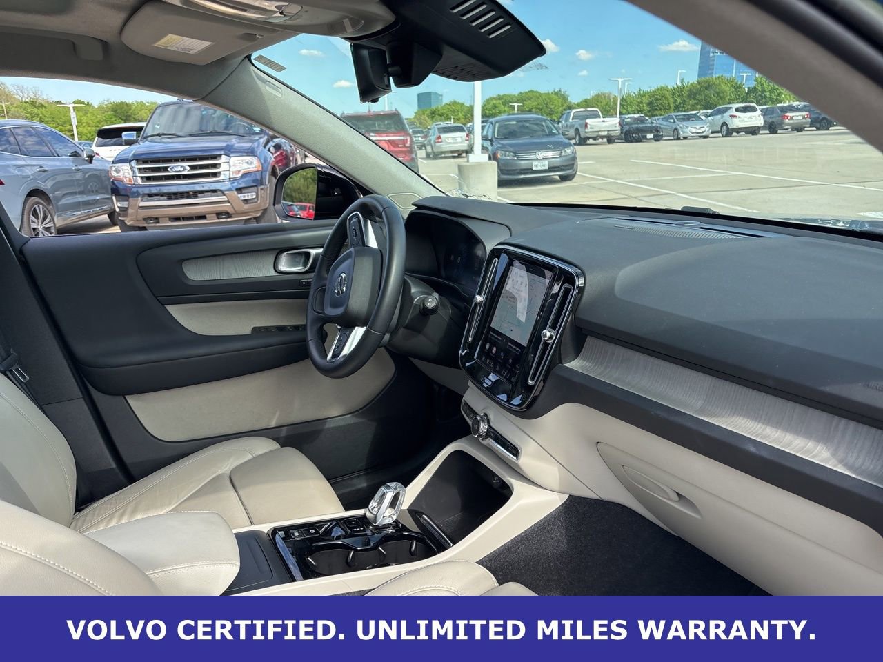 Certified 2023 Volvo XC40 B5 Ultimate w/ Protection Package Premier image 14
