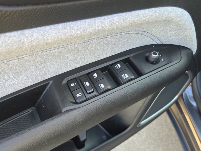 Used 2022 Jeep Compass Latitude AWD/4WD image 14