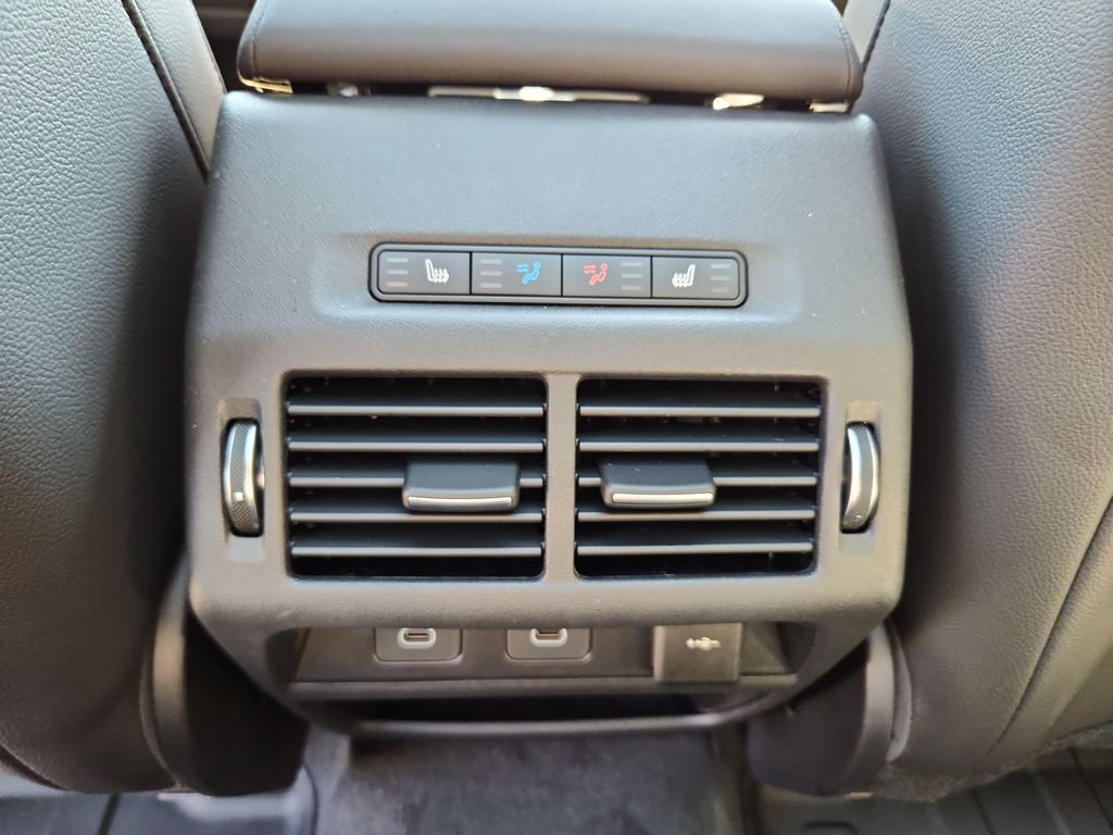 New 2026 Land Rover Discovery Sport Landmark AWD/4WD image 26