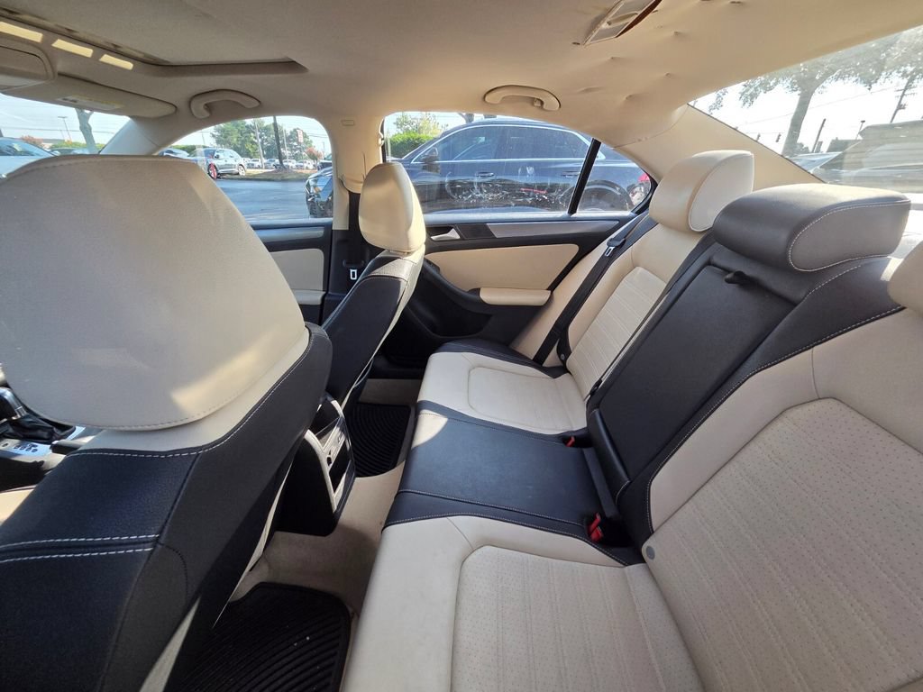Used 2013 Volkswagen Jetta SEL FWD image 11