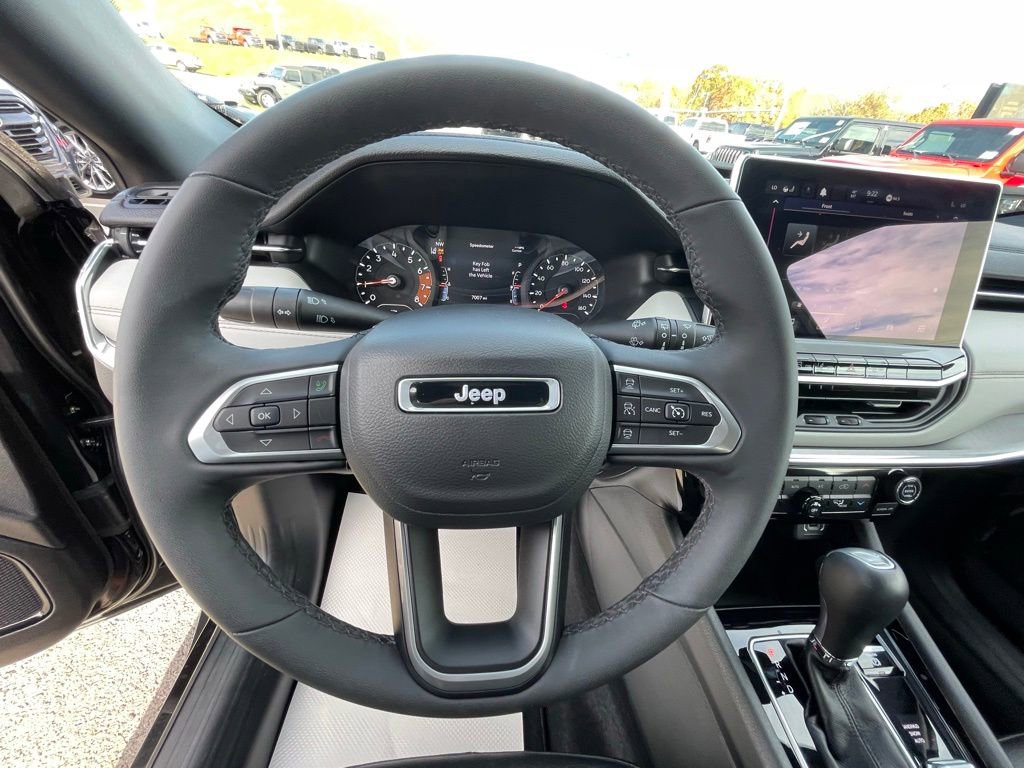 Certified 2024 Jeep Compass Limited image 30