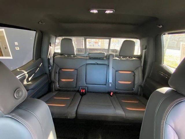 Certified 2025 GMC Sierra 1500 AT4 w/ AT4 Premium Package image 18