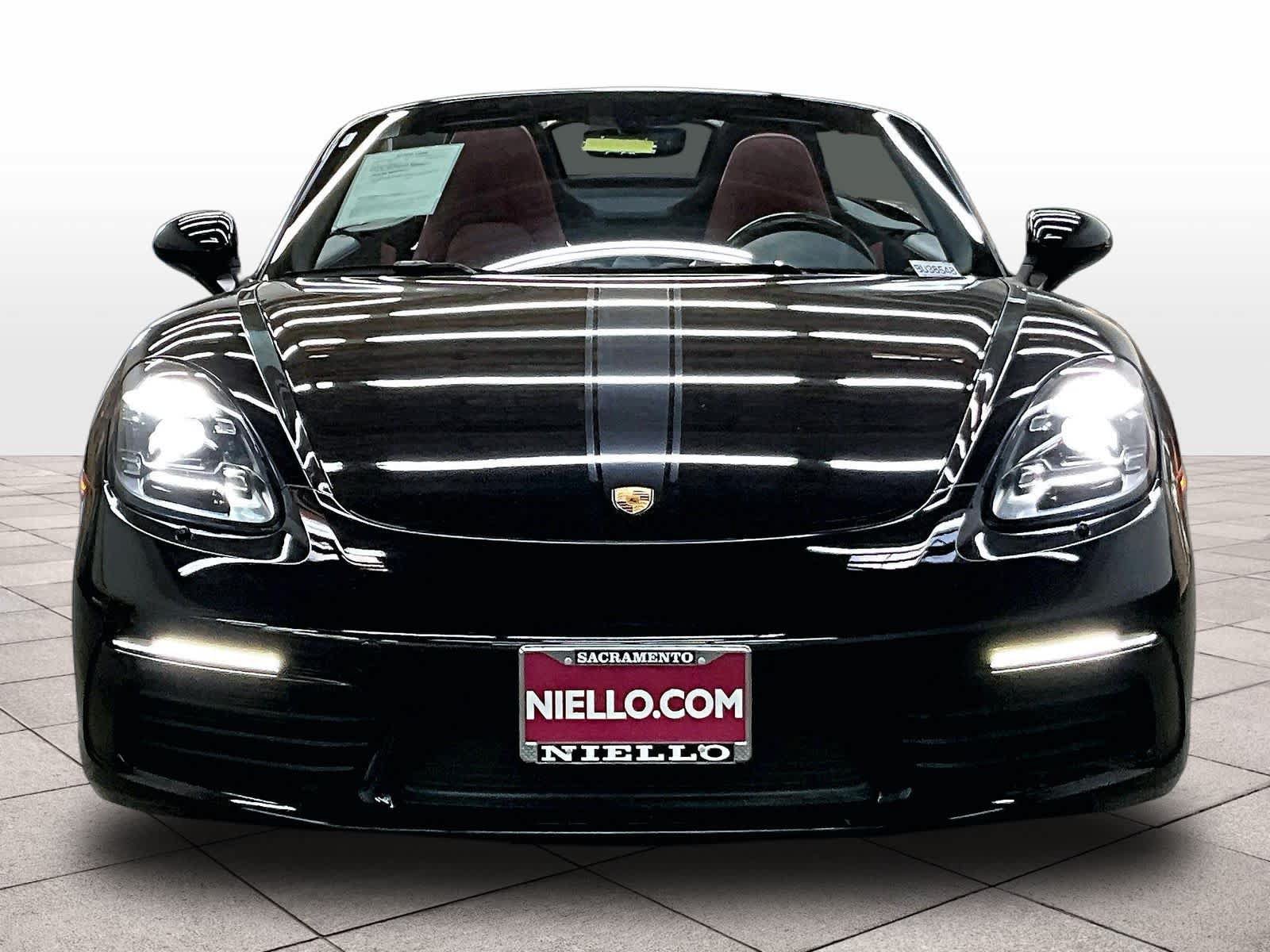 Used 2024 Porsche 718 Boxster RWD image 3