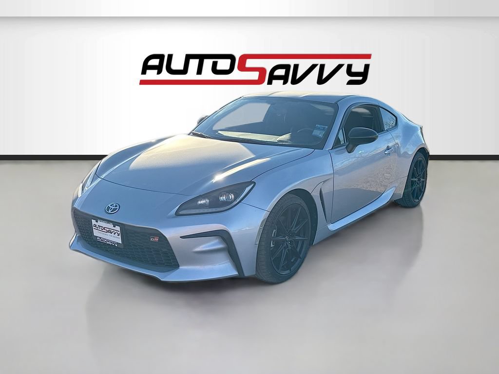 Used 2024 Toyota GR86 Premium RWD image 3