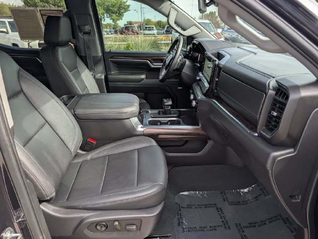 Used 2024 GMC Sierra 1500 SLT AWD/4WD image 32