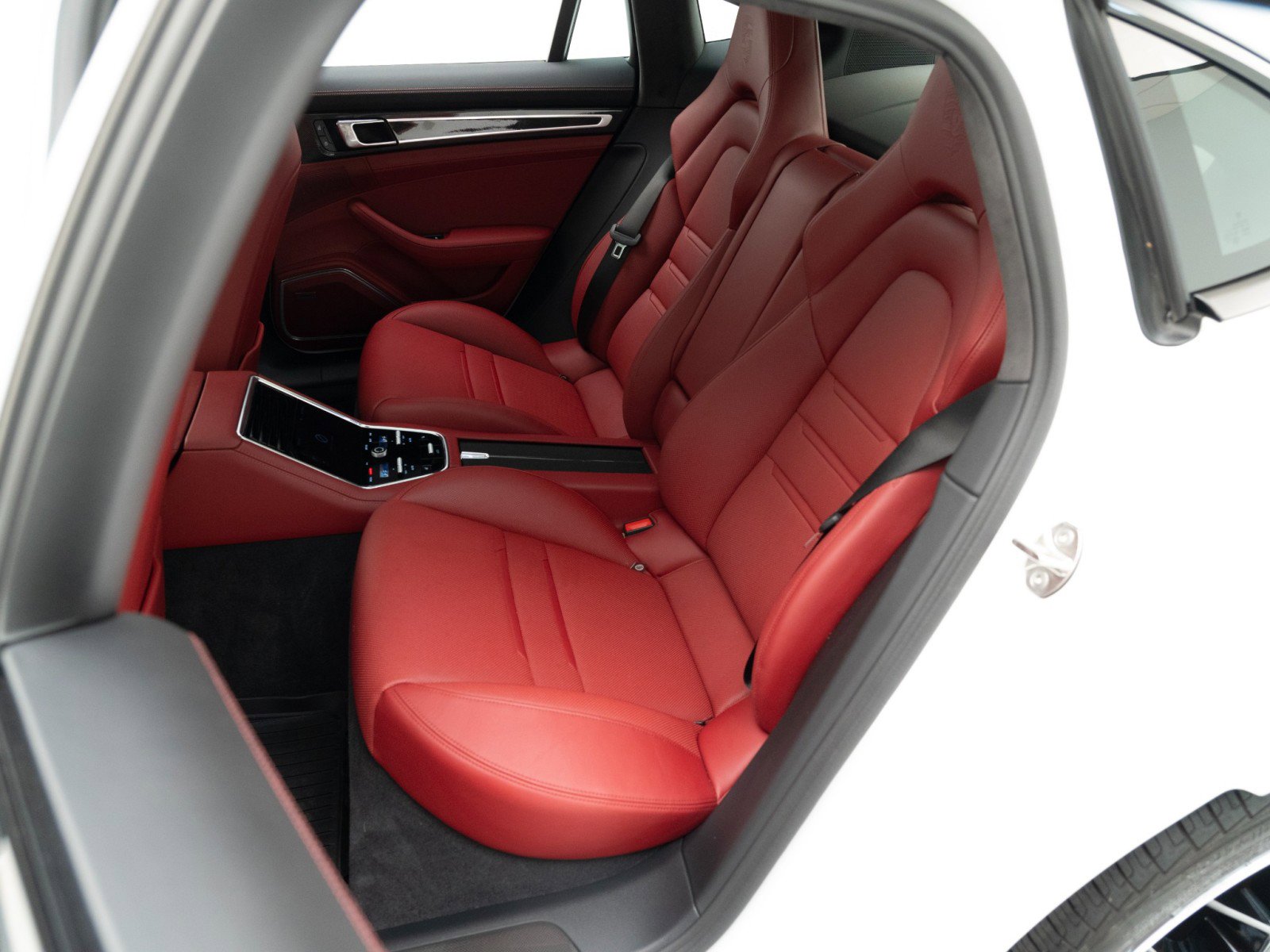 Certified 2023 Porsche Panamera GTS image 30