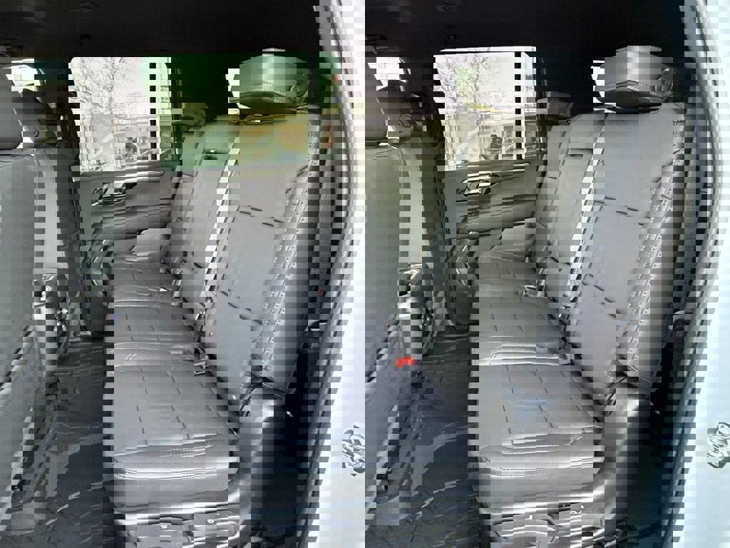 New 2026 Chevrolet Suburban LT w/ LPO, Dark Essentials Package image 38