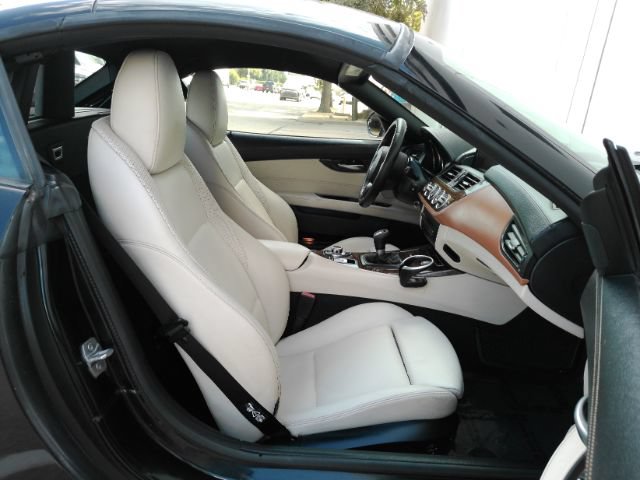 Used 2015 BMW Z4 sDrive28i RWD image 24