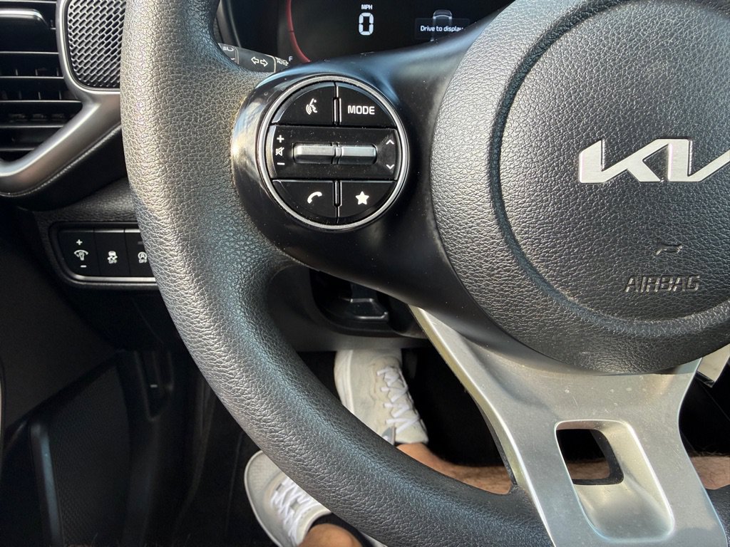 Used 2023 Kia Soul LX w/ LX Technology Package FWD image 24