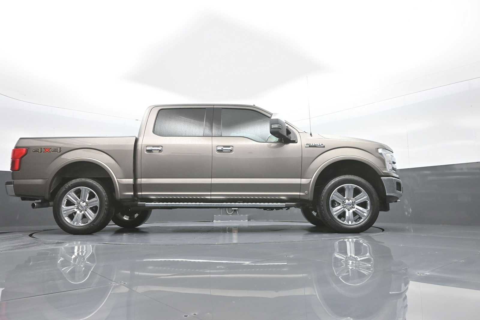 Used 2019 Ford F150 Lariat w/ Equipment Group 502A Luxury AWD/4WD image 42