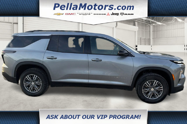Used 2026 Chevrolet Traverse LT w/ Driver Confidence Package AWD/4WD image 2