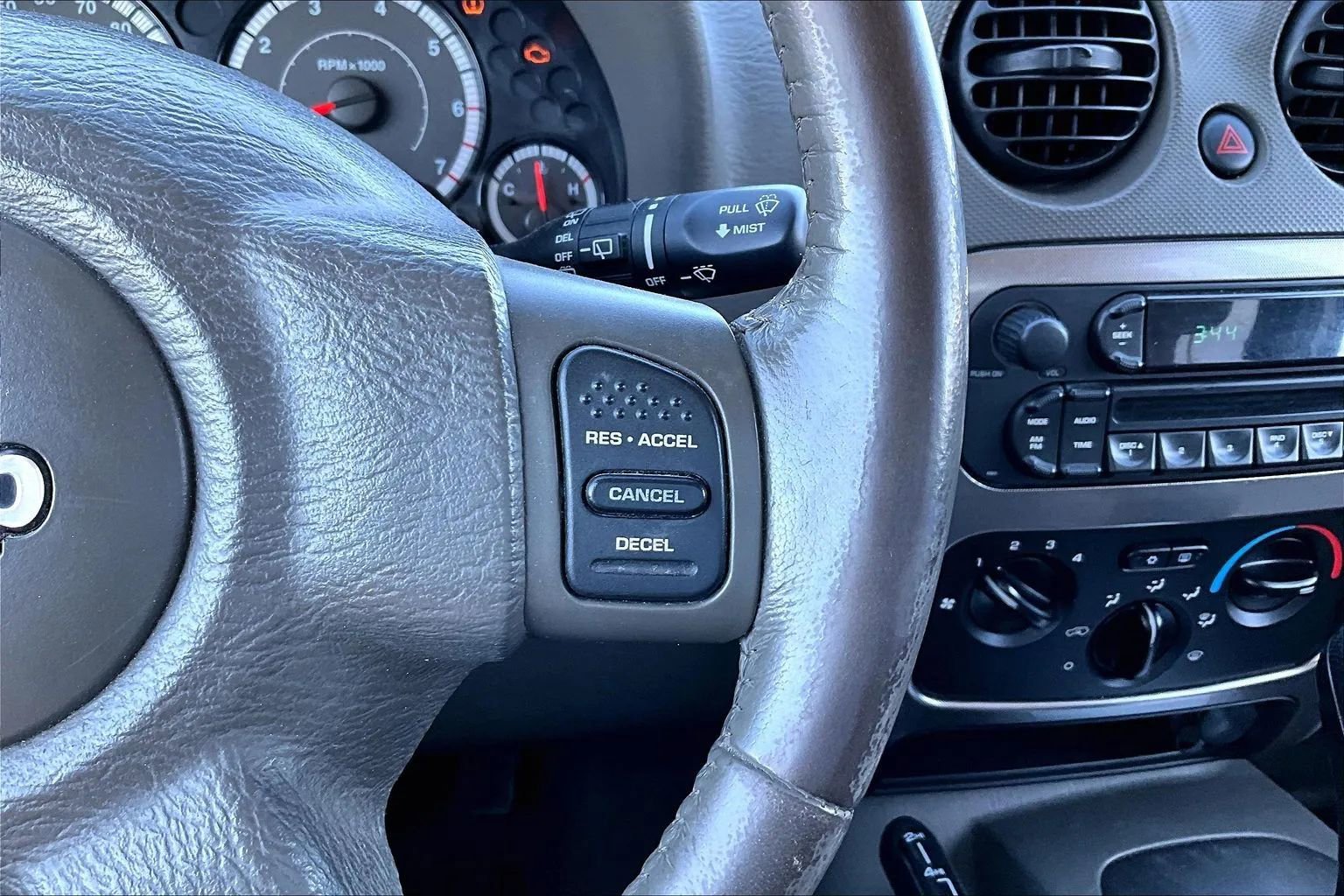 Used 2005 Jeep Liberty Renegade AWD/4WD image 11
