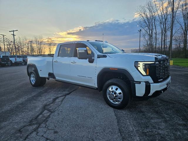 Used 2025 GMC Sierra 3500 Denali Ultimate image 2