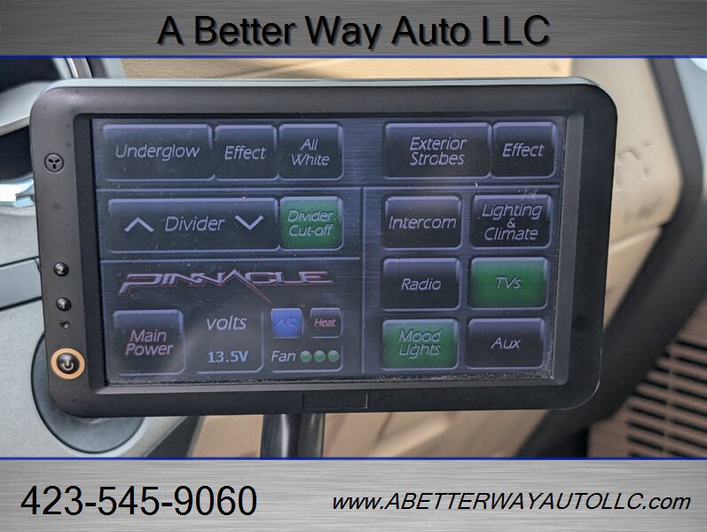 Used 2011 Ford F350 XLT w/ XLT Premium Pkg RWD image 12
