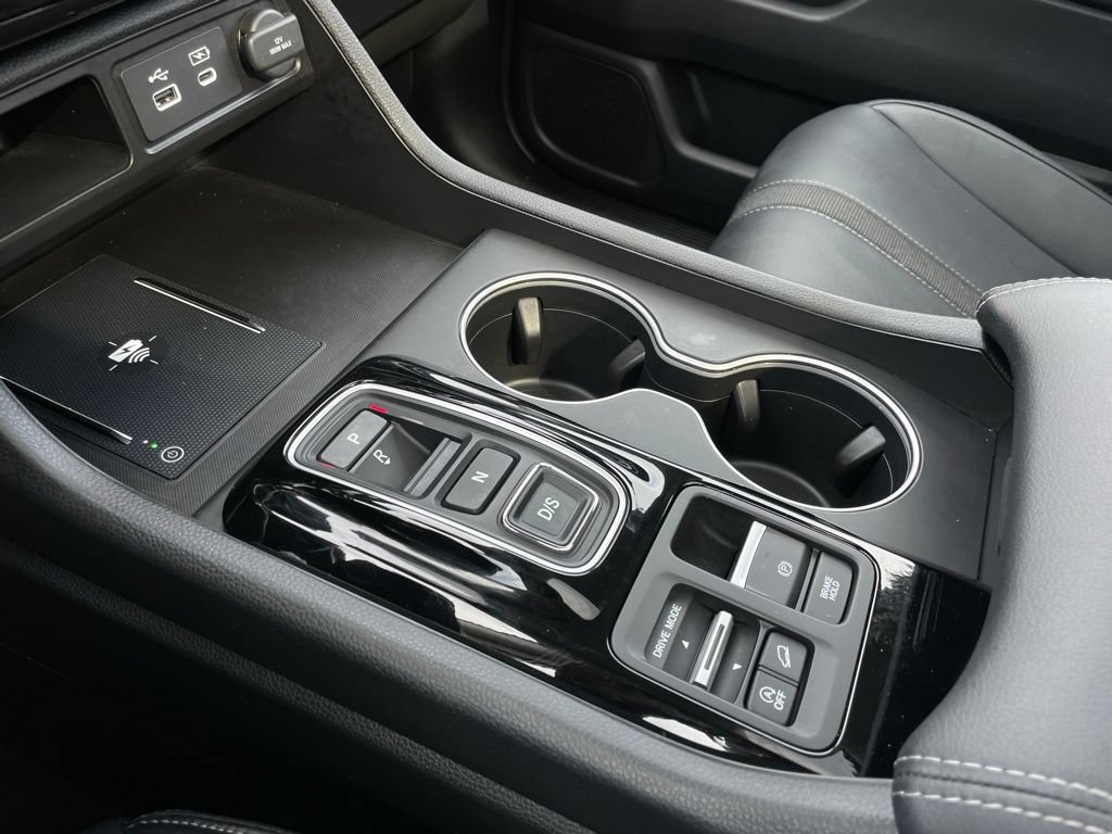 Certified 2025 Honda Pilot Touring image 20