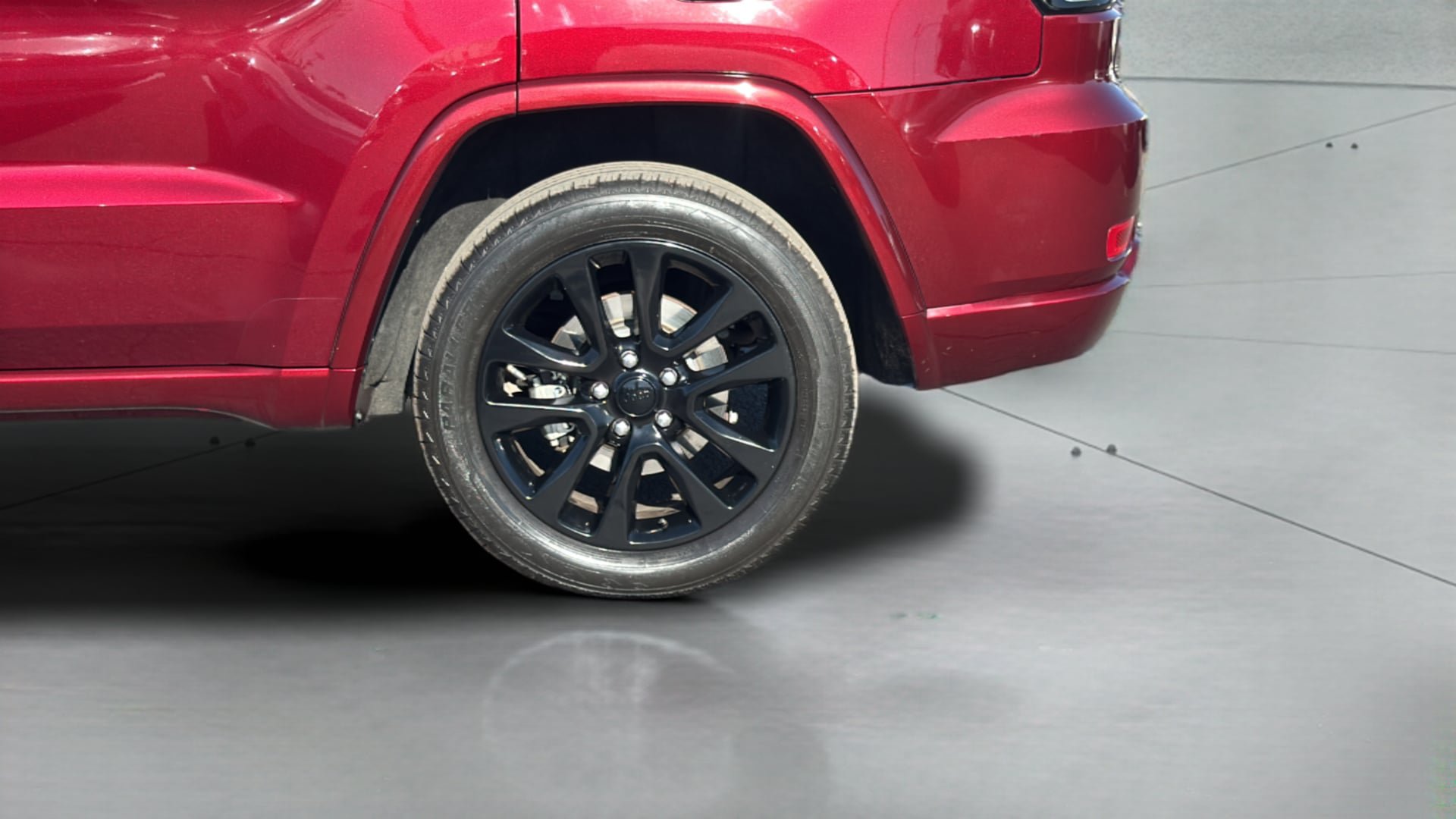 Used 2019 Jeep Grand Cherokee Altitude RWD image 37