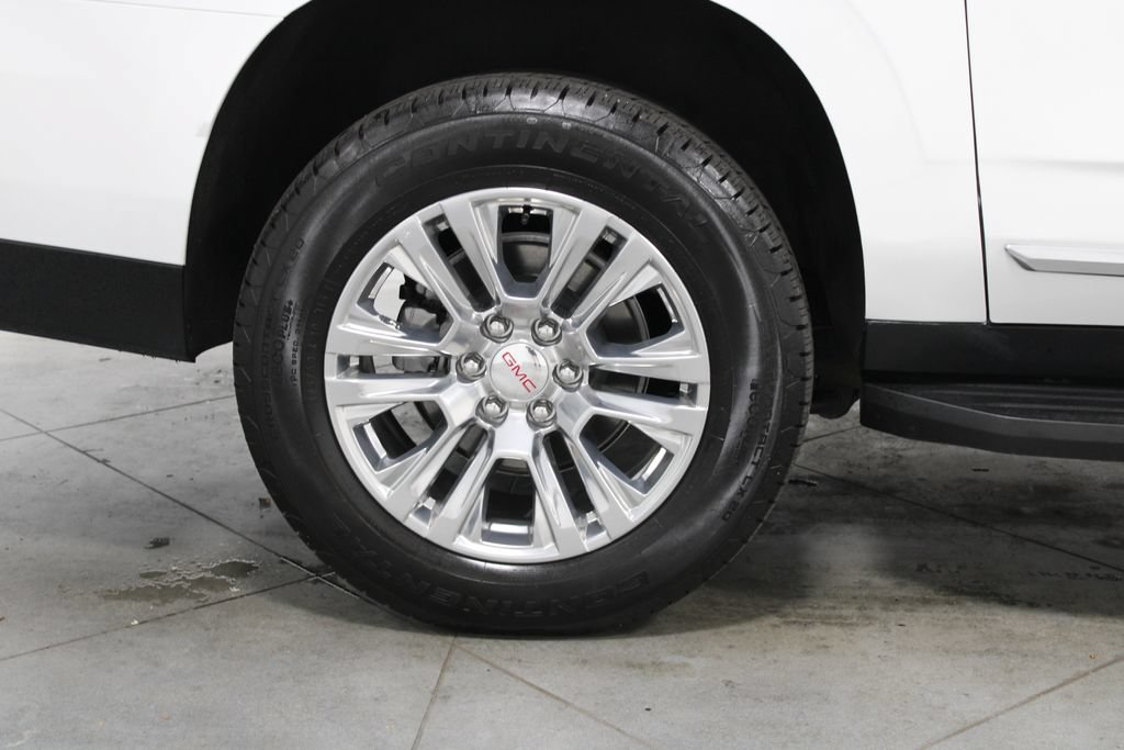 Used 2025 GMC Yukon XL Denali AWD/4WD image 16