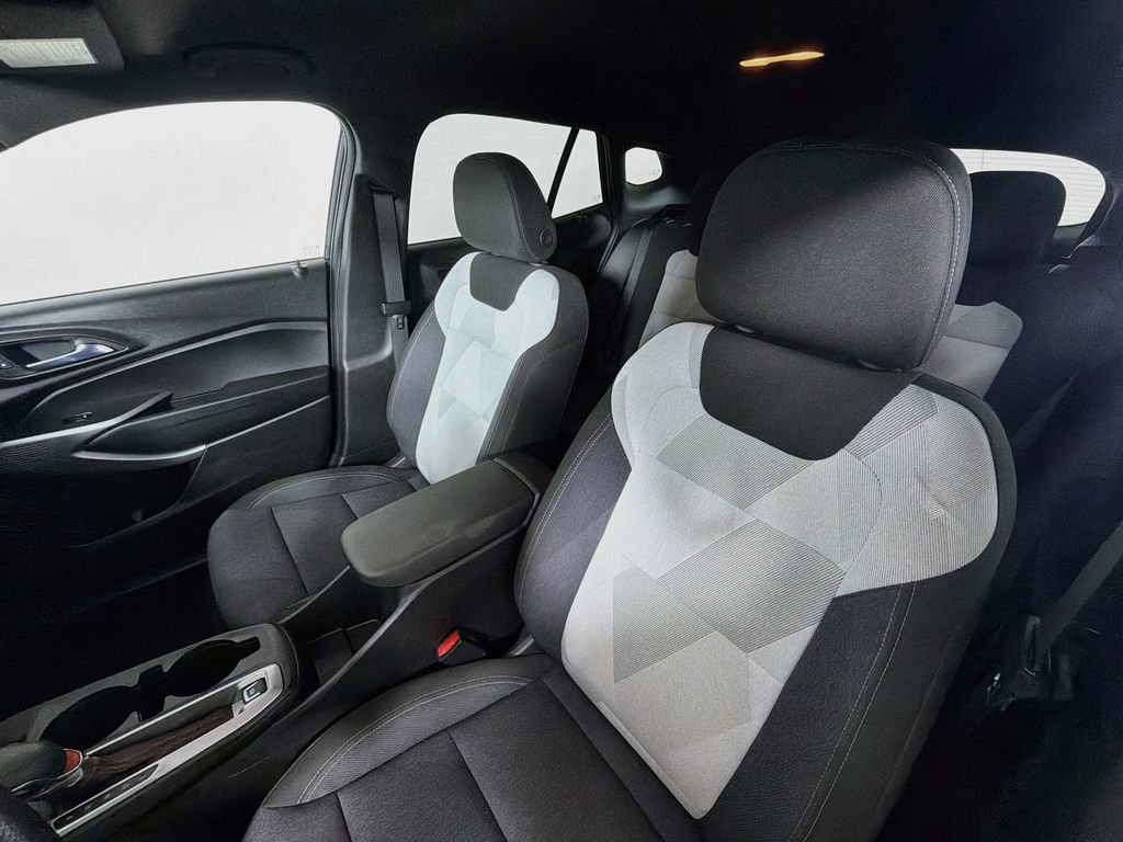 Used 2024 Chevrolet Trax RS FWD image 20