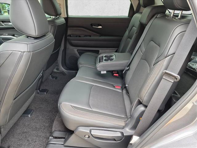 New 2026 Nissan Pathfinder SL FWD image 15