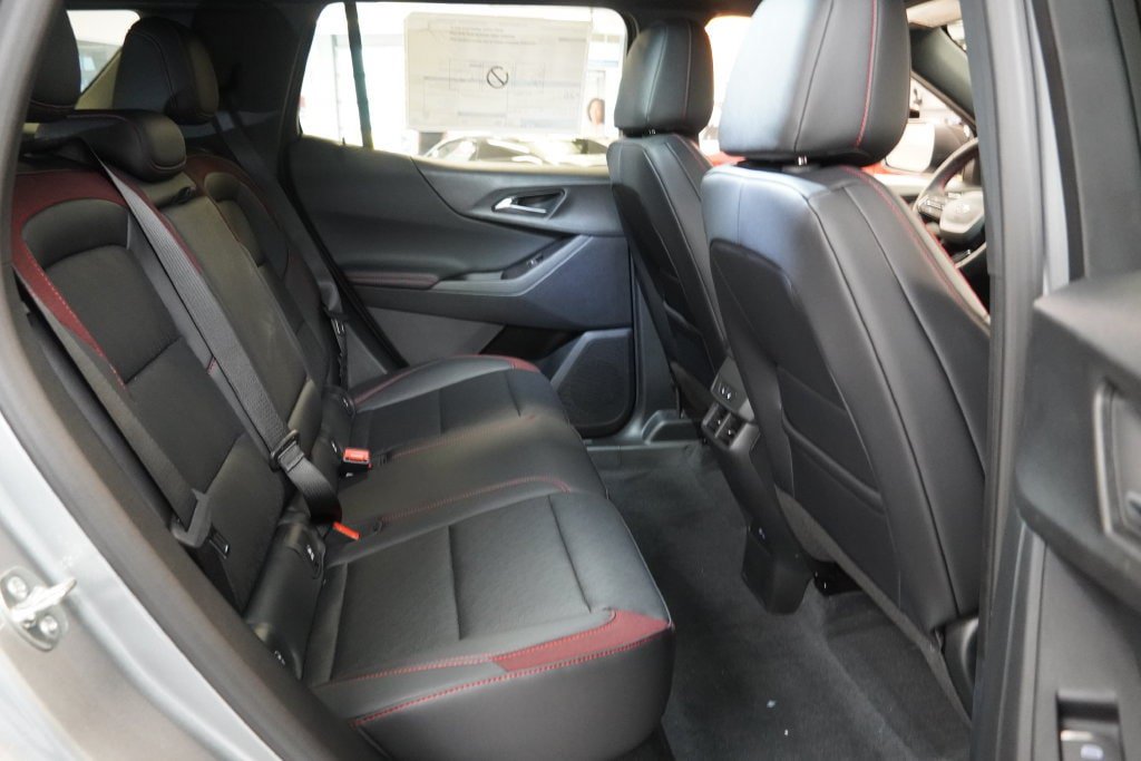 New 2027 Chevrolet Equinox RS w/ Safety and Technology Package AWD/4WD image 34