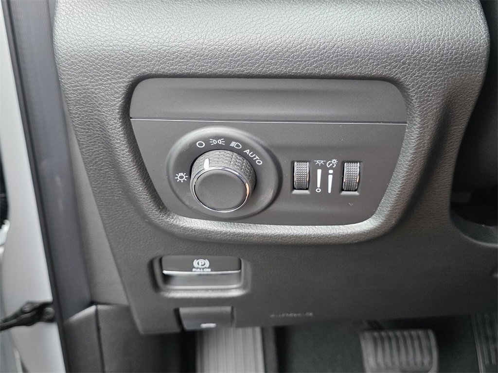 New 2025 Jeep Grand Cherokee L Altitude image 25