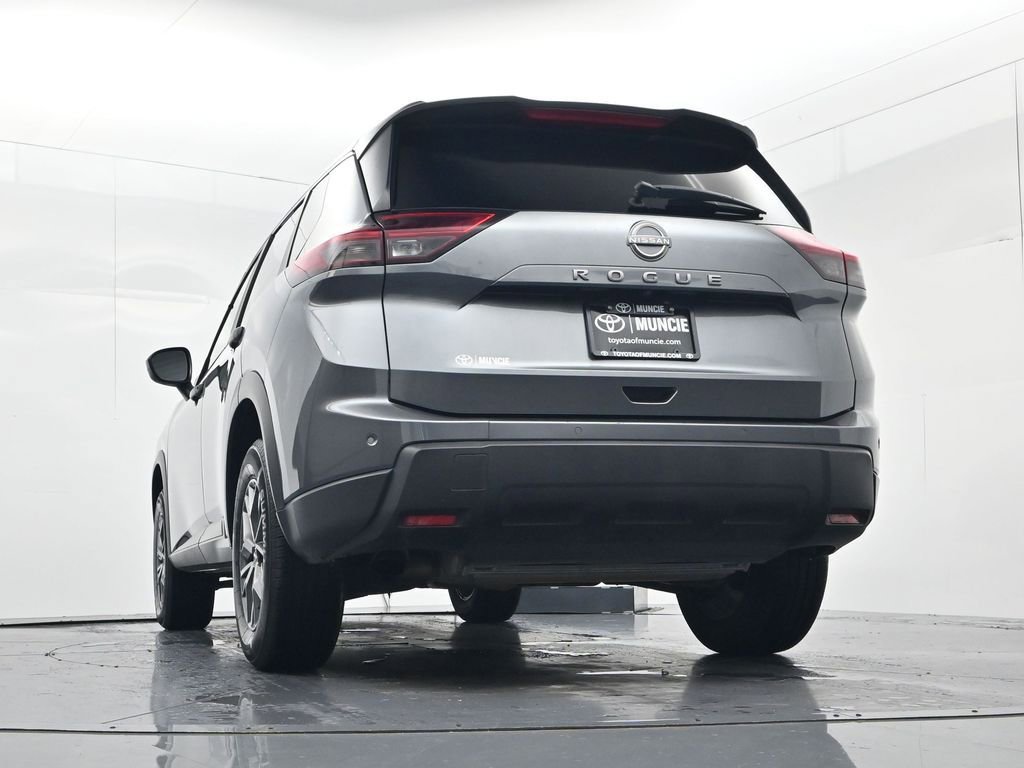 Used 2024 Nissan Rogue S FWD image 47