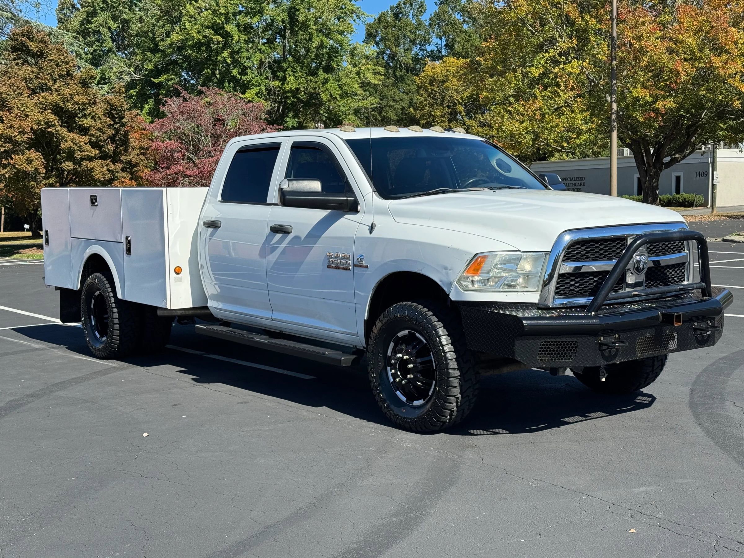 Used 2016 RAM 3500 Tradesman w/ Chrome Appearance Group image 4