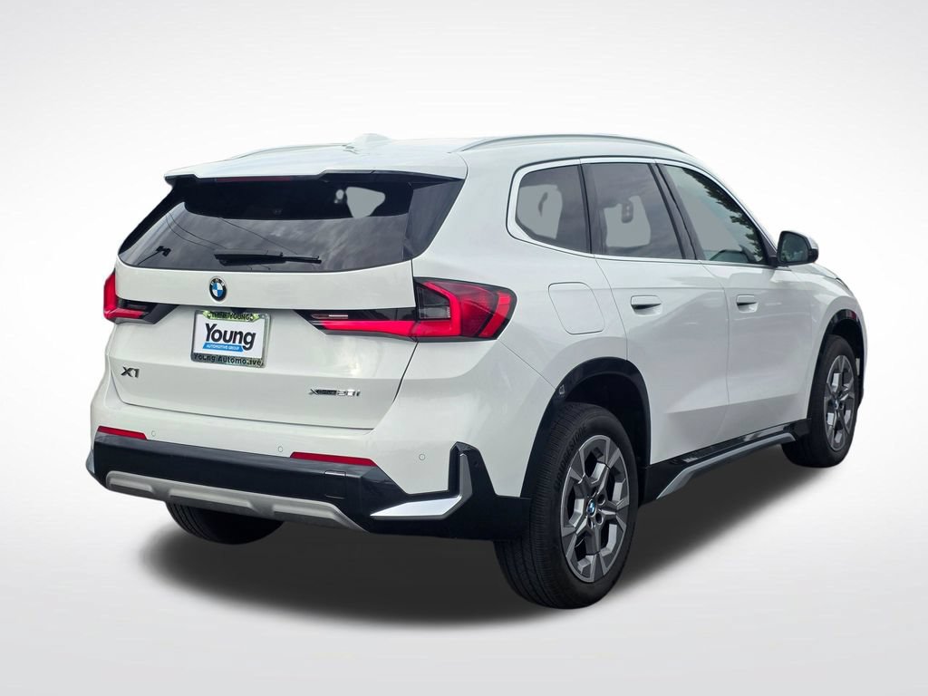 Used 2023 BMW X1 xDrive28i w/ Convenience Package AWD/4WD image 3