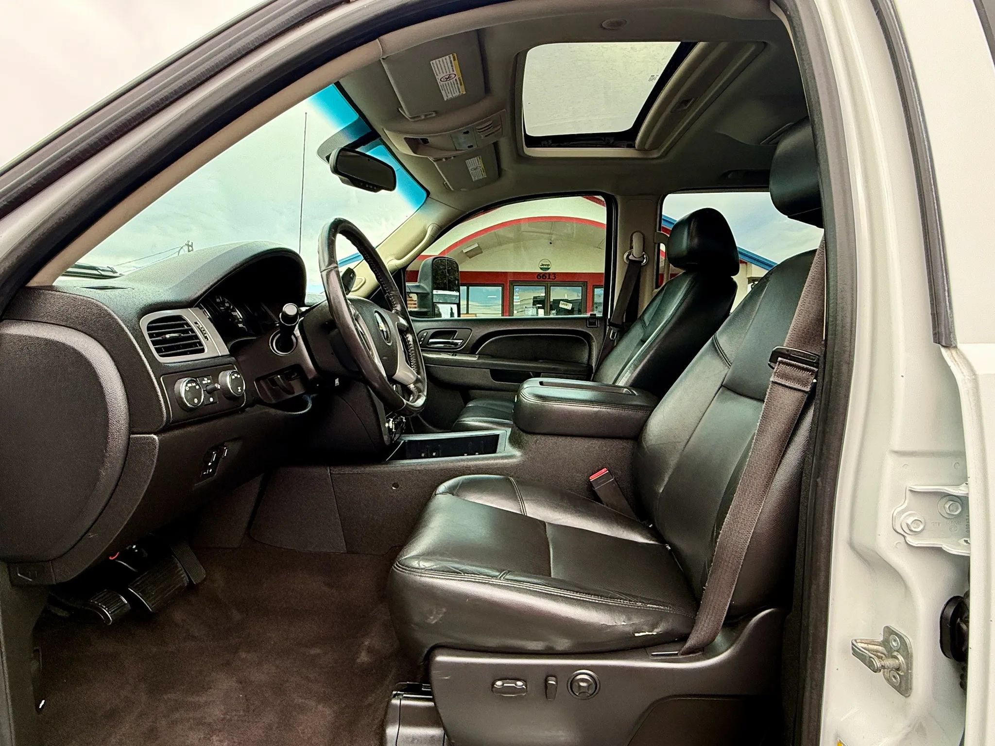 Used 2014 Chevrolet Silverado 2500 LTZ AWD/4WD image 9