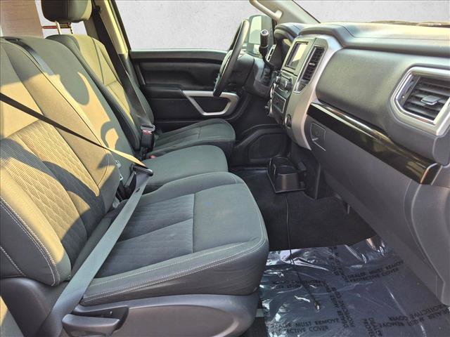 Used 2017 Nissan Titan SV AWD/4WD image 20