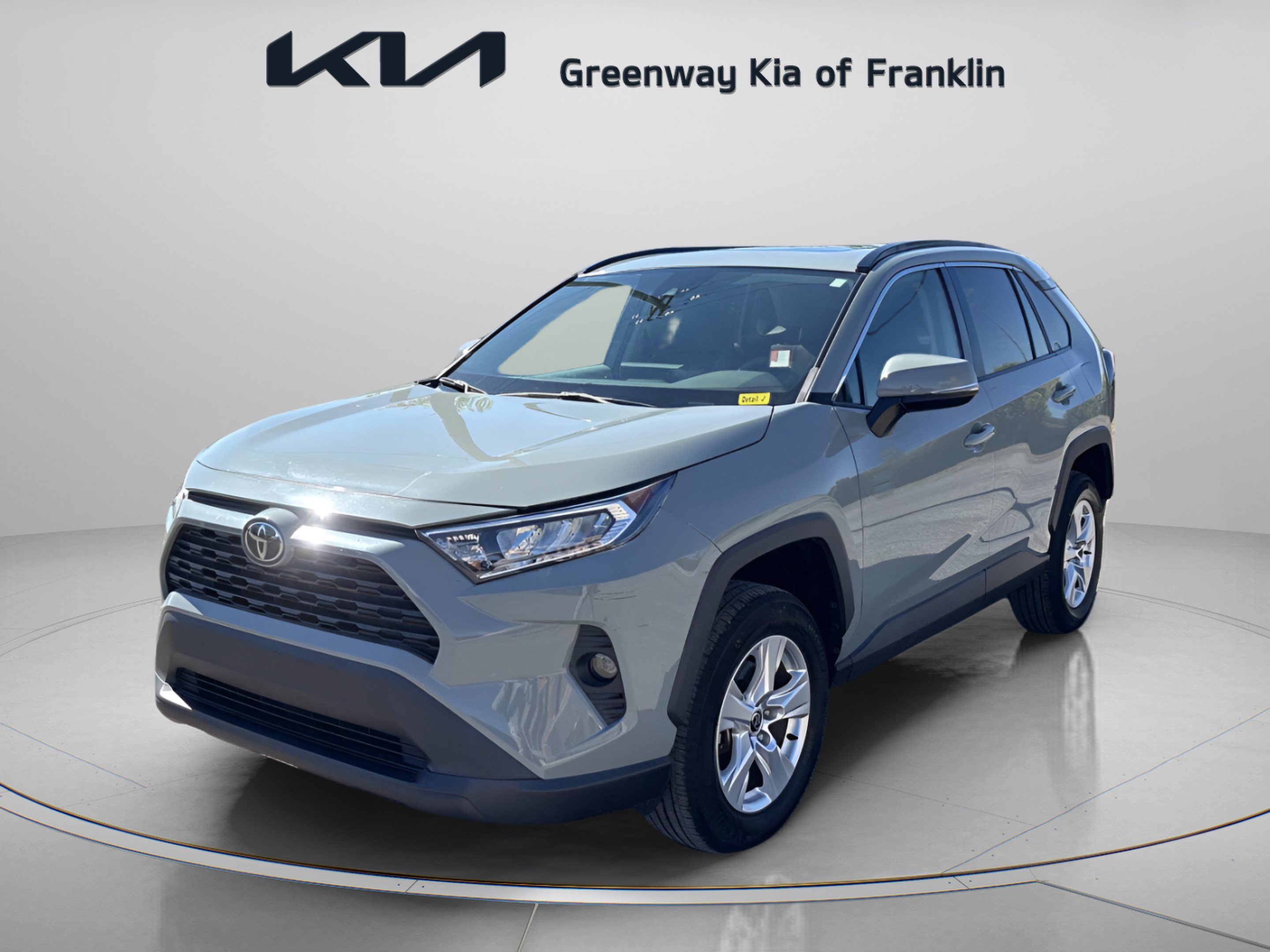 Used 2021 Toyota RAV4 XLE w/ Convenience Package AWD/4WD image 3