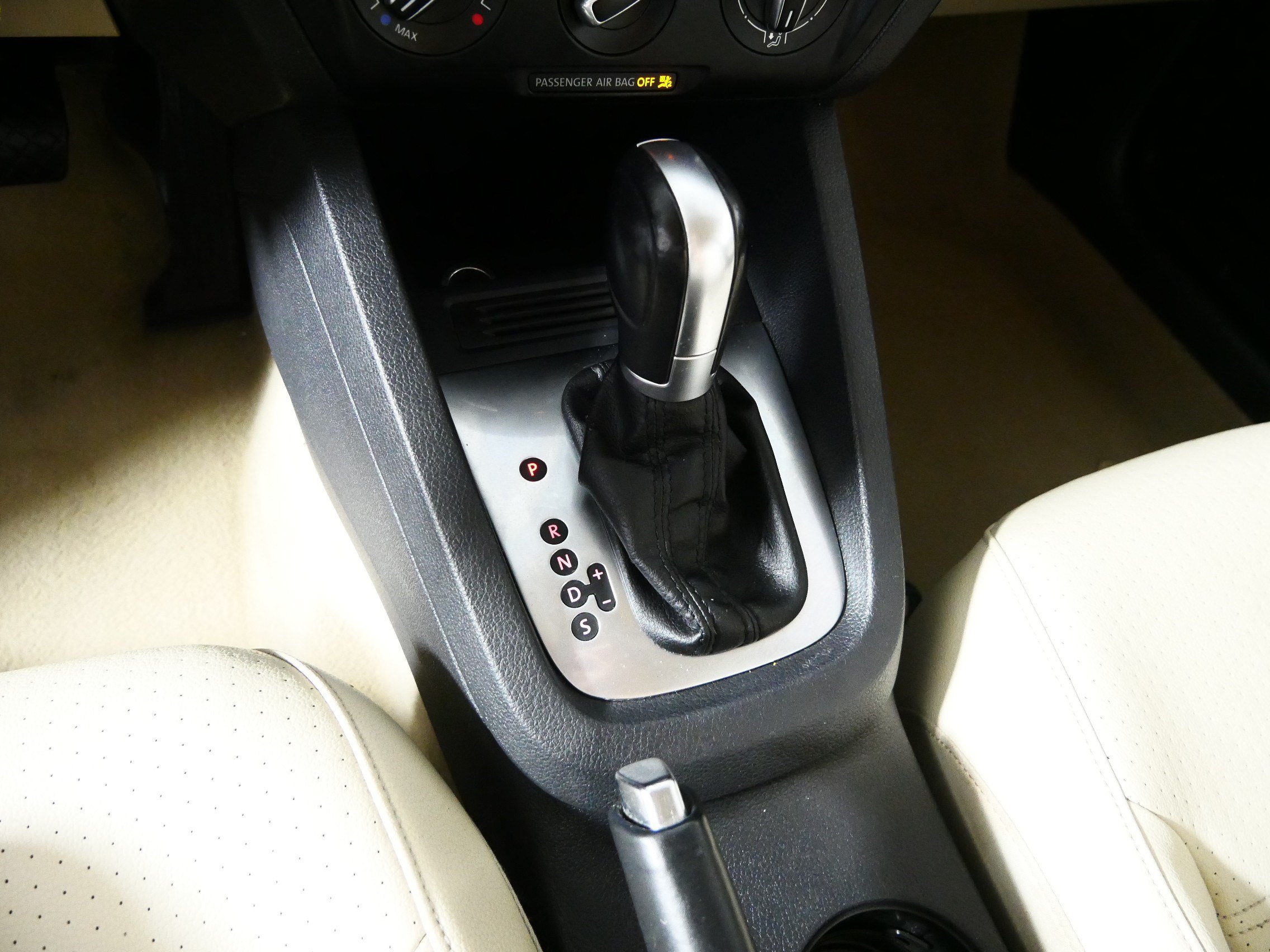 Used 2014 Volkswagen Jetta SE FWD image 24