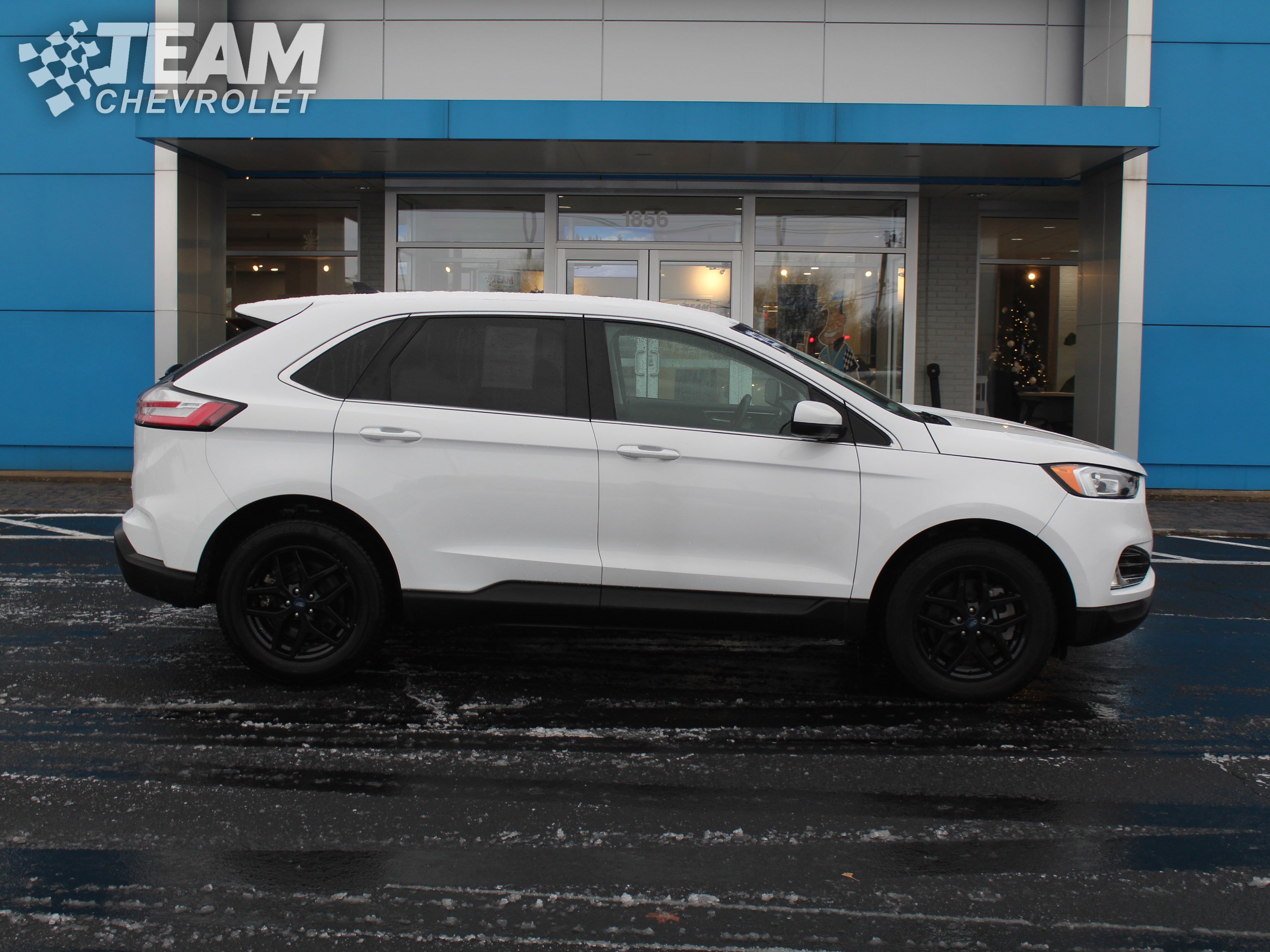 Used 2022 Ford Edge SEL image 3
