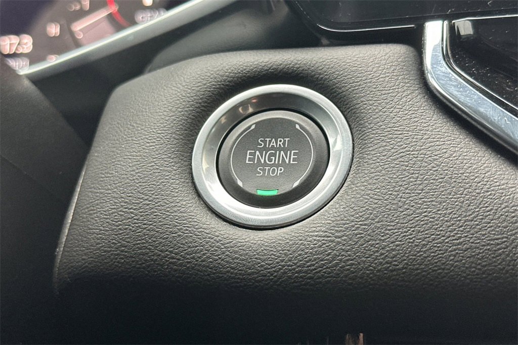 Used 2024 GMC Canyon Elevation w/ Convenience Package image 23