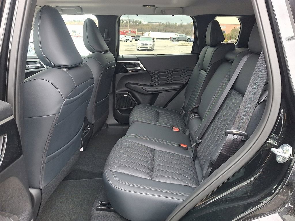 New 2026 Mitsubishi Outlander SEL image 5