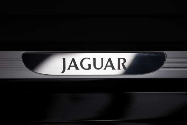 Used 2005 Jaguar XJ8 RWD image 59